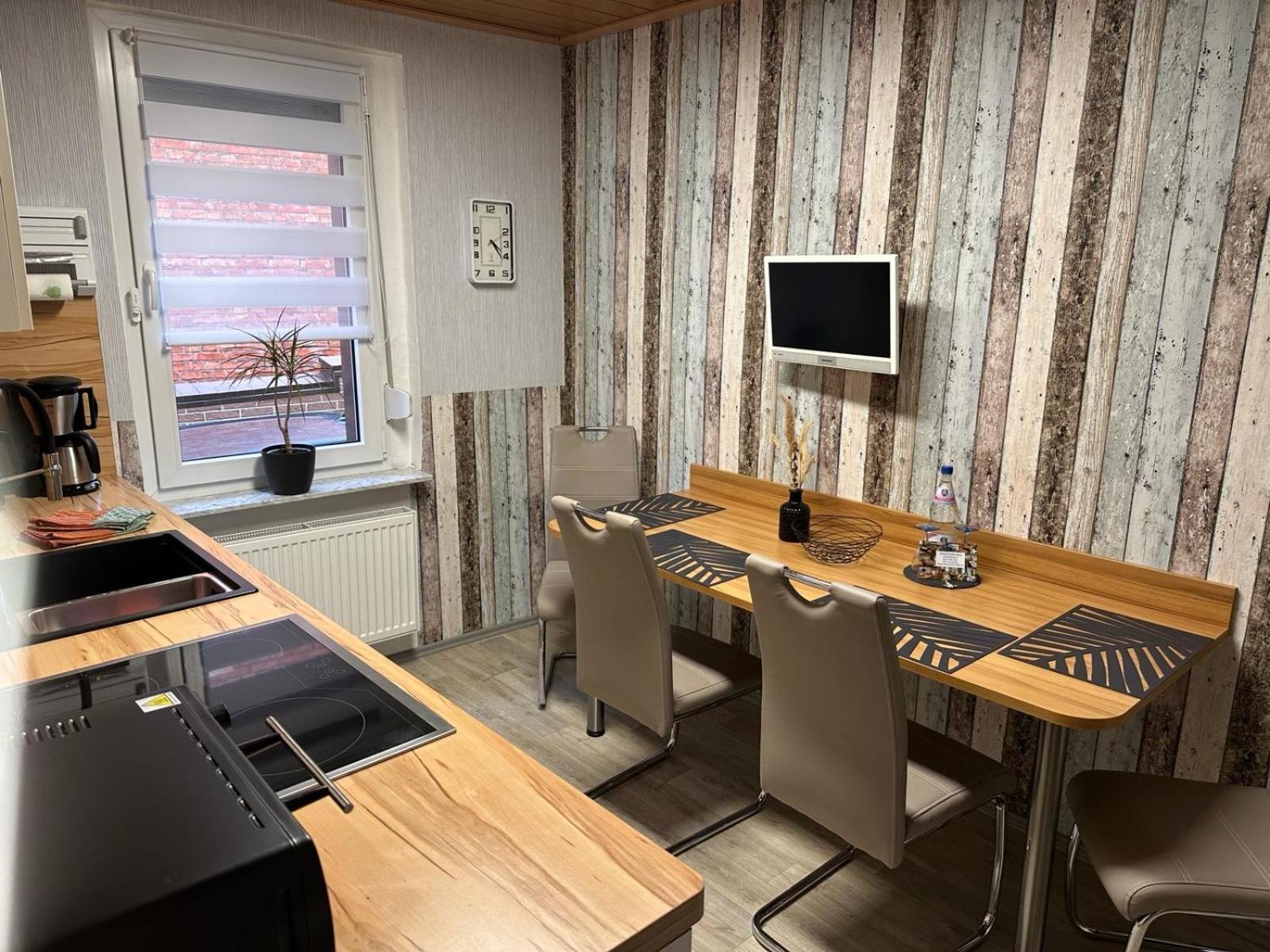 Christels Ferienwohnung 2 In Thale Mit Ueberdachter Terrasse, Kueche Mit Tv & Geschirrspueler Exterior foto